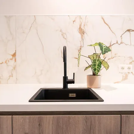 Brand New With Garden And Parking *