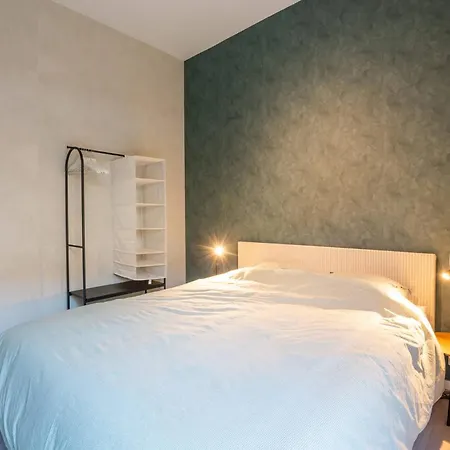 Brand New With Garden And Parking Apartment *