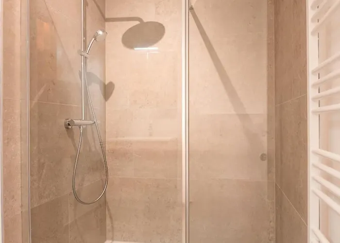 Brand New With Garden And Parking Apartment *