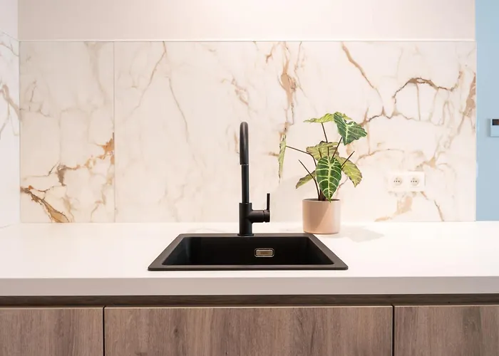 Brand New With Garden And Parking *