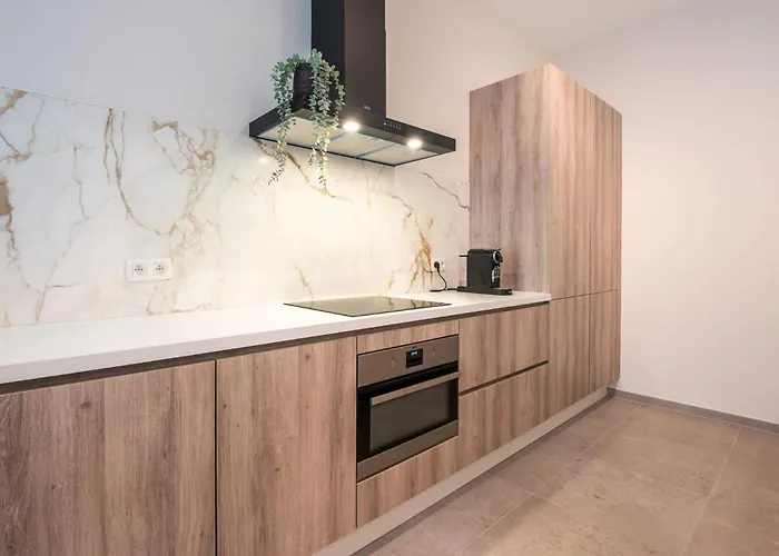 Brand New With Garden And Parking *